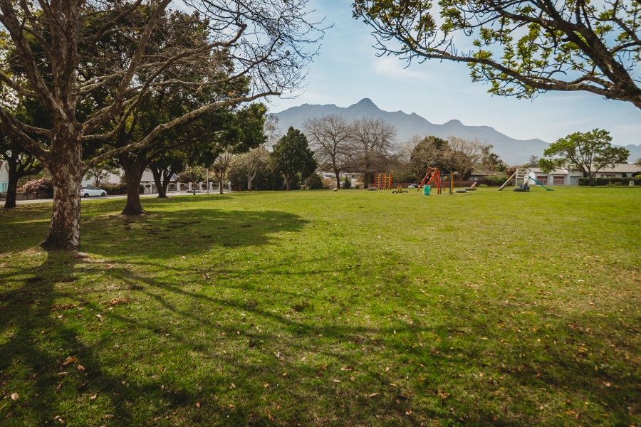 5 Bedroom Property for Sale in Dormehls Drift Western Cape